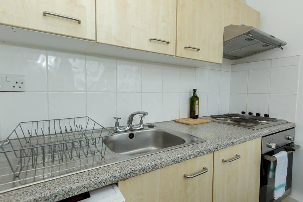 Central 1 Bedroom Apartment *Zone 1* Elephant And Castle Londra Exterior foto